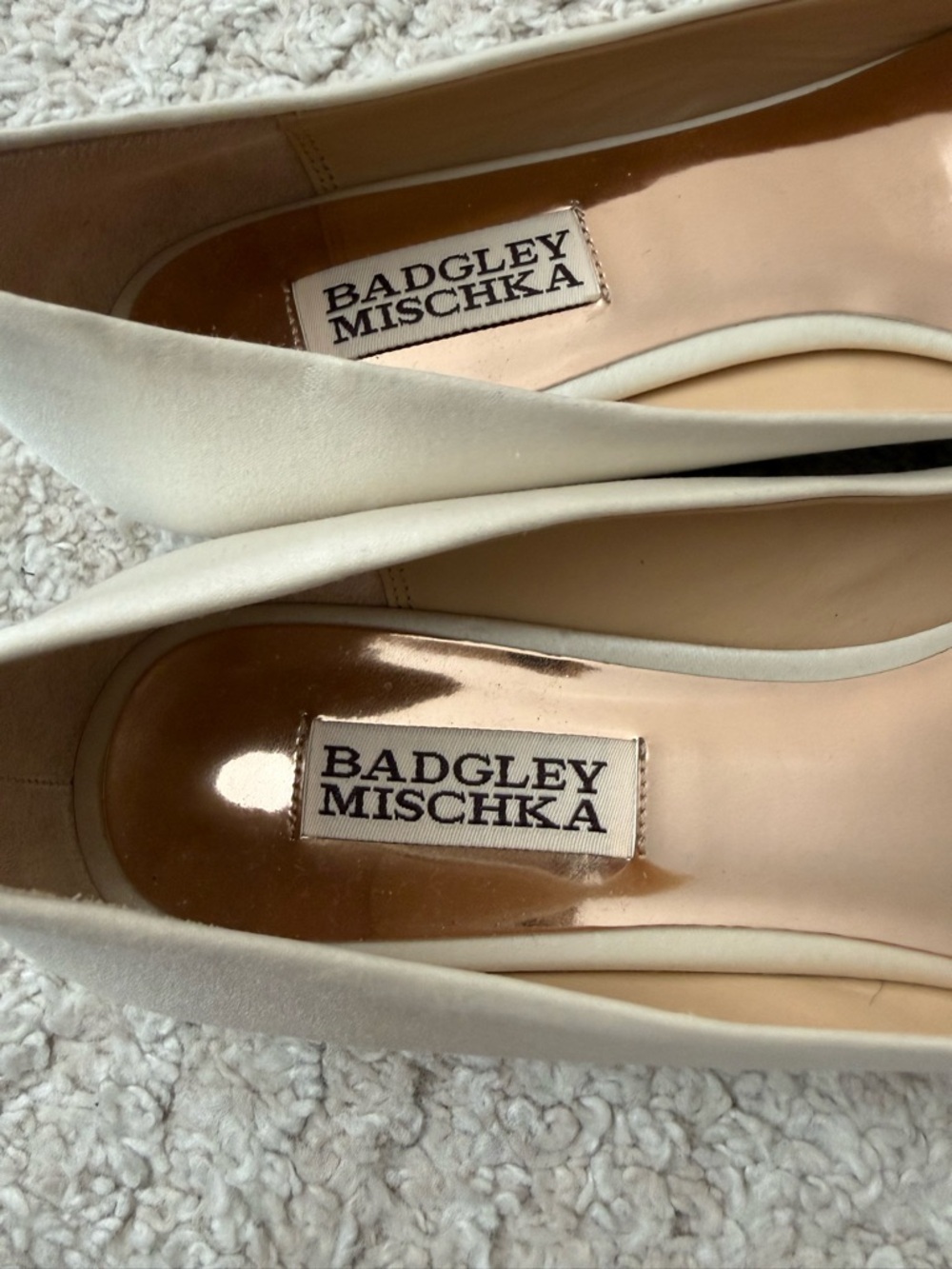 Badgley Mischka Women's Davis Embellished Ivory Satin Flats Size 7,5 (MSRP $195) - Picture 4 of 9